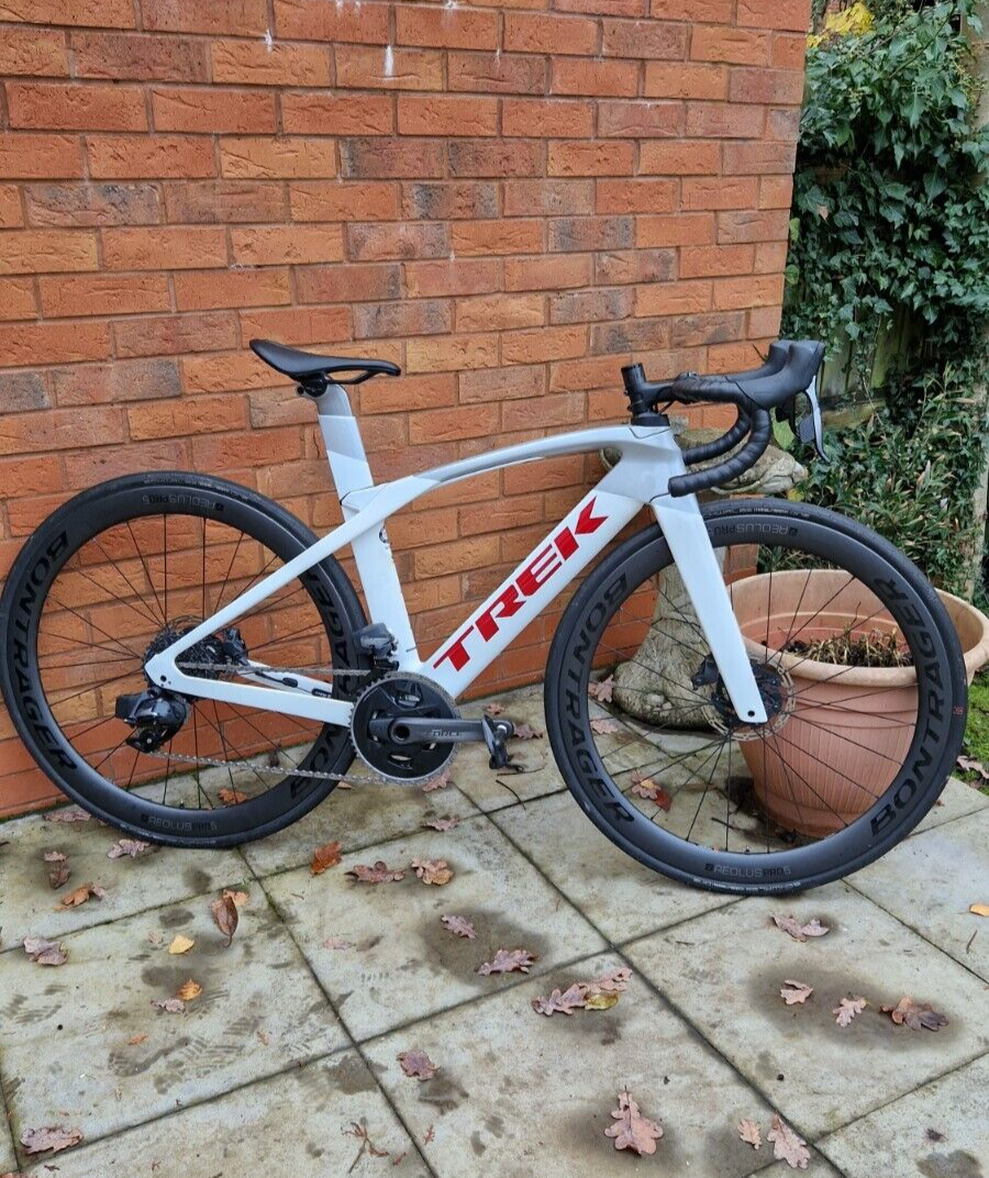 Trek Madone SL7 SRAM Force eTap AXS Aero Carbon Disc Road Bike