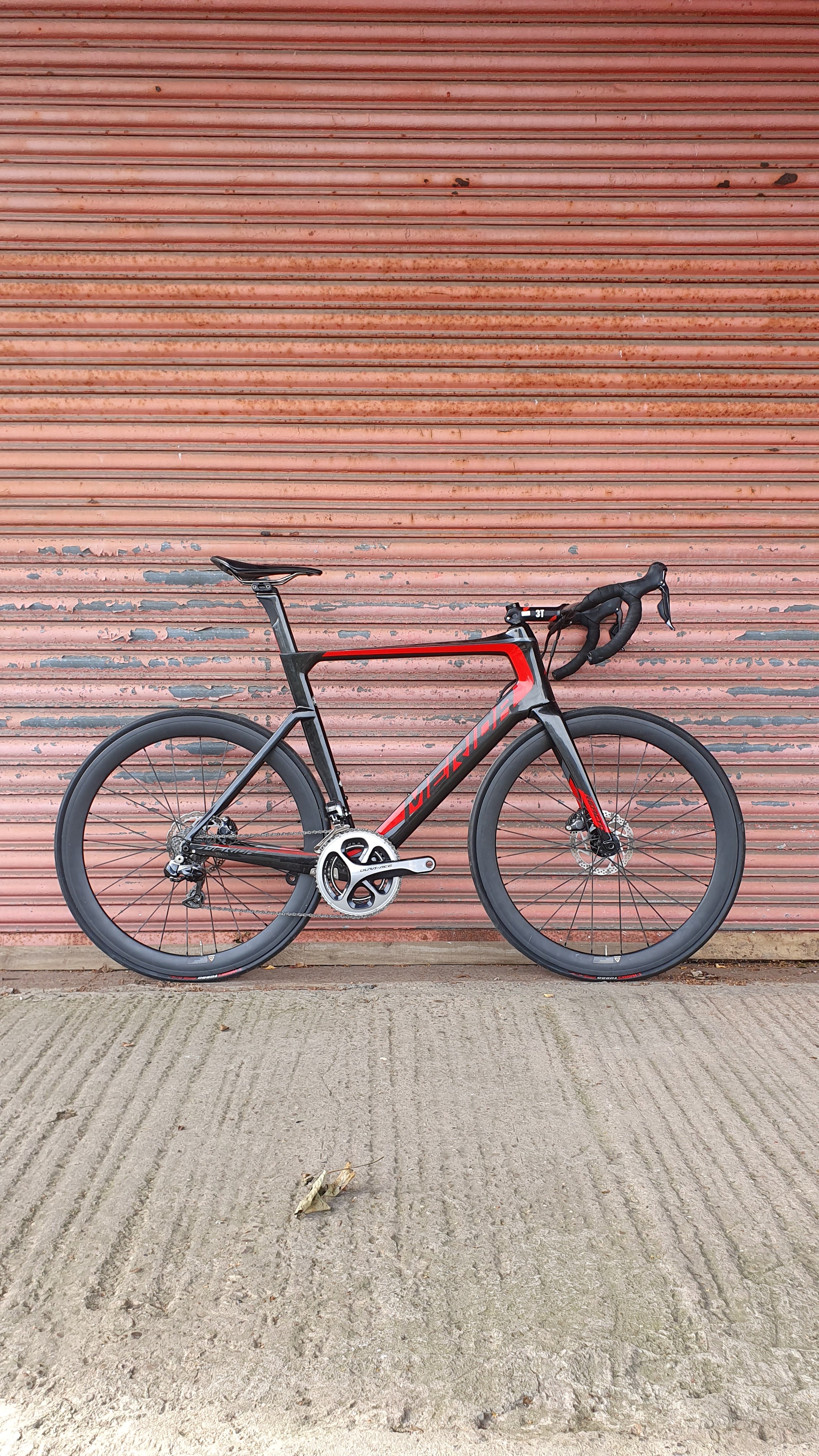 Carbon di2 store disc road bike